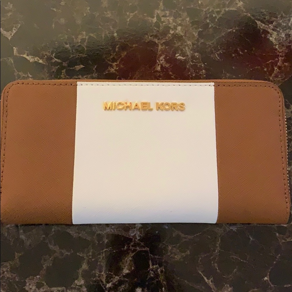 Micheal kors wallet